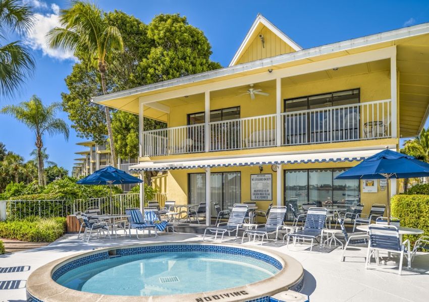Hilton Vacation Club Charter Club Naples Bay