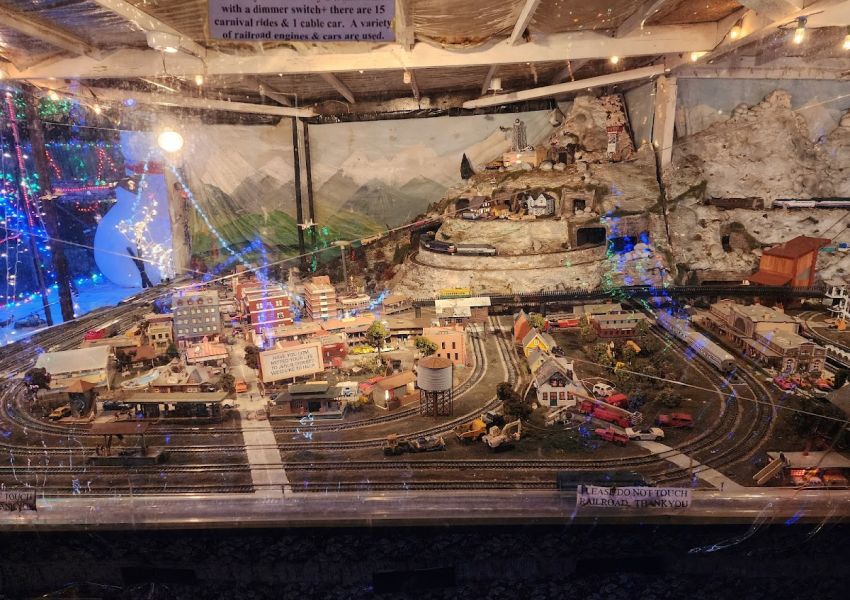 Oakdale Christmas Display